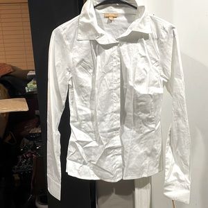 White long sleeve dressy shirt for business casual or jeans